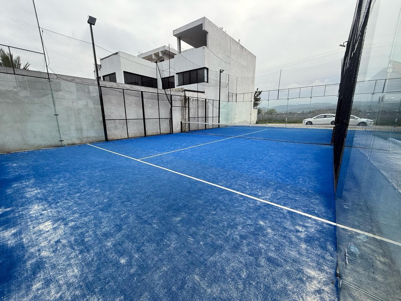 TERRENO EN RENTA CON CANCHAS DE PADEL EN EL YERBANIZ - 1
