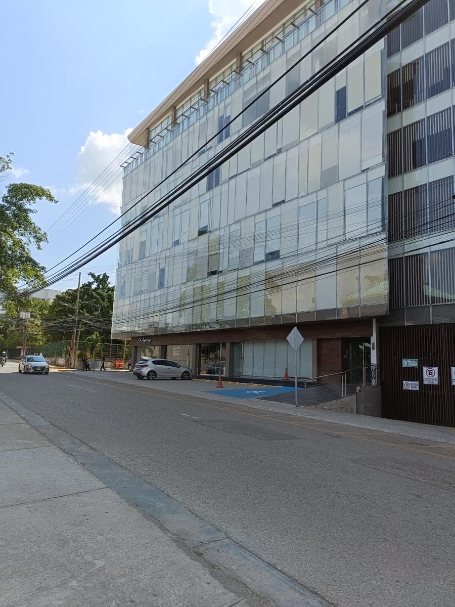 Oficina en renta - 1
