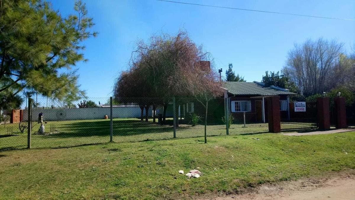 Casa en venta - 2 dormitorios 1 baño - 75mts2 - Dudignac - 1