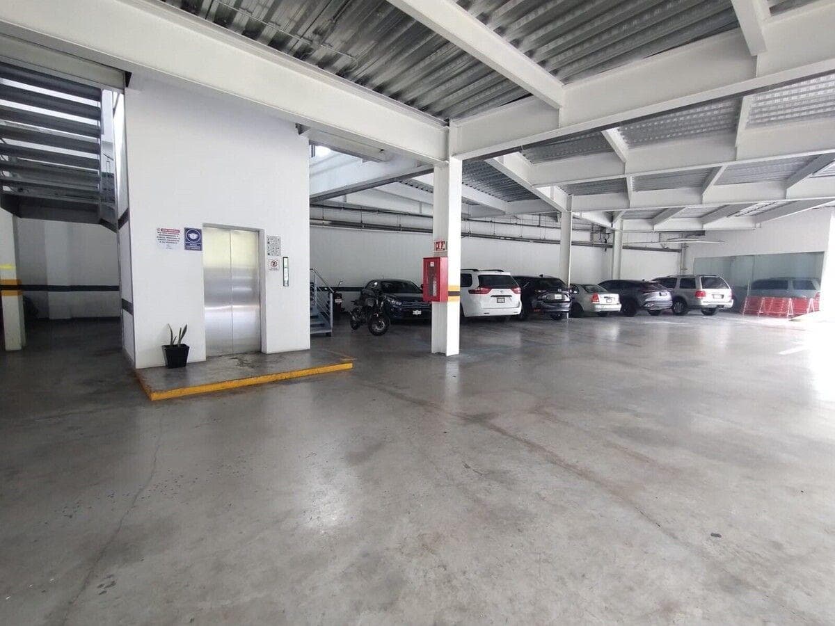 LOCAL COMERCIAL ZONA ESMERALDA, ATIZAPAN - 1