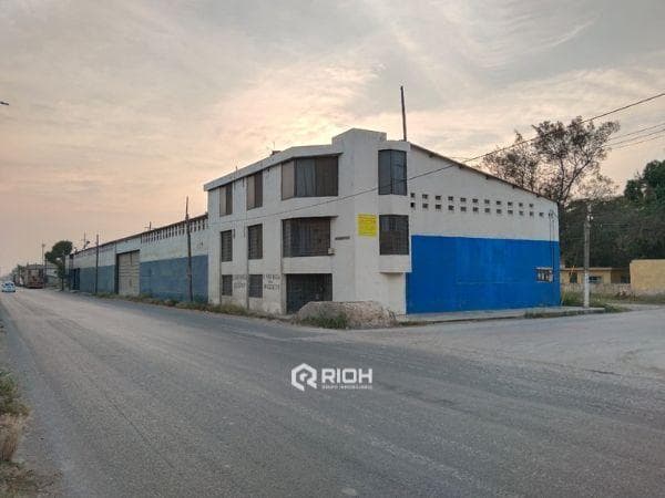 Bodega Industrial en Venta Colonia Esther Zuno Moralillo - 1