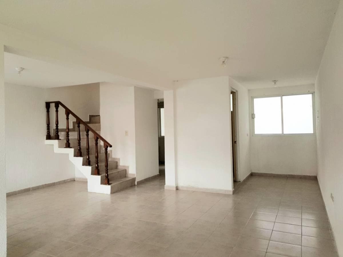 Casa en Venta en Los Ángeles Coronango con accesos rápidos y plazas cercanas. - 1