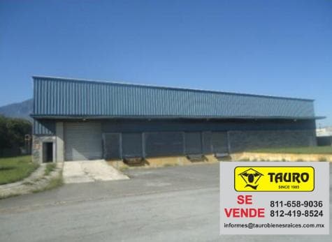 BODEGA EN VENTA CON OFICINAS EN SANTIAGO - 1