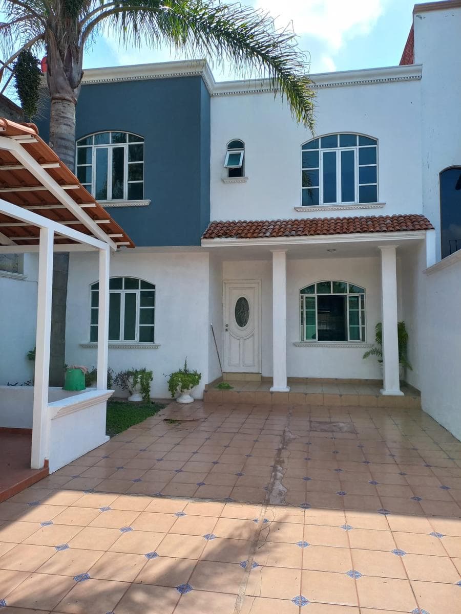 HERMOSA CASA EN VENETA - 1