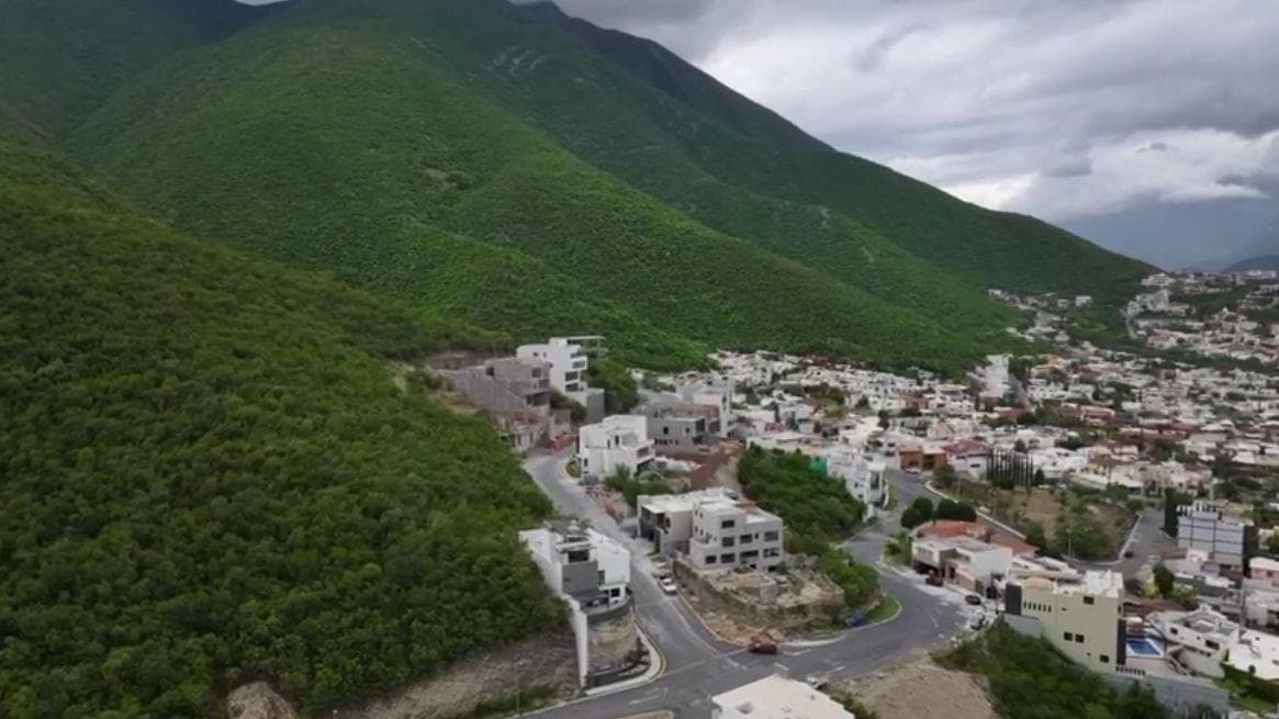 TERRENO VENTA CERCA CONTRY SOL LAS AGUILAS GUADALUPE - 1