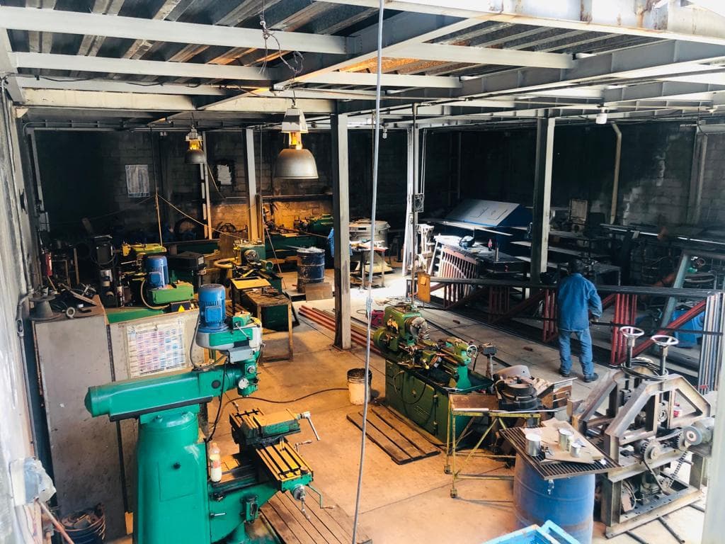 Taller en Venta sobre Paseo Tollocan Col. Buenavista, Toluca - 1