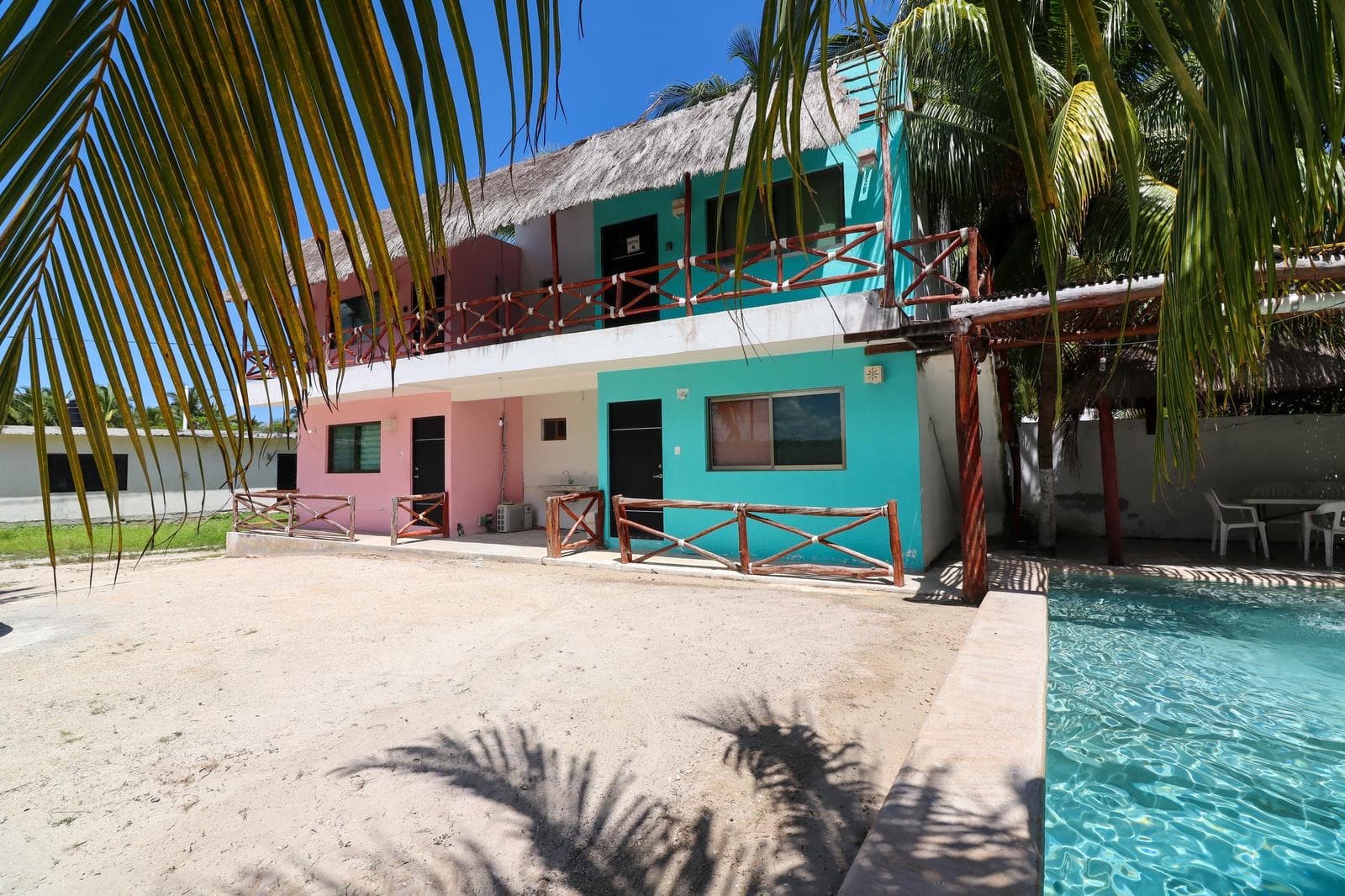 CASA EN VENTA MERIDA, PLAYA SAN CRISANTO, A 60 M DE LA PLAYA, ENTREGA INMEDIATA - 1