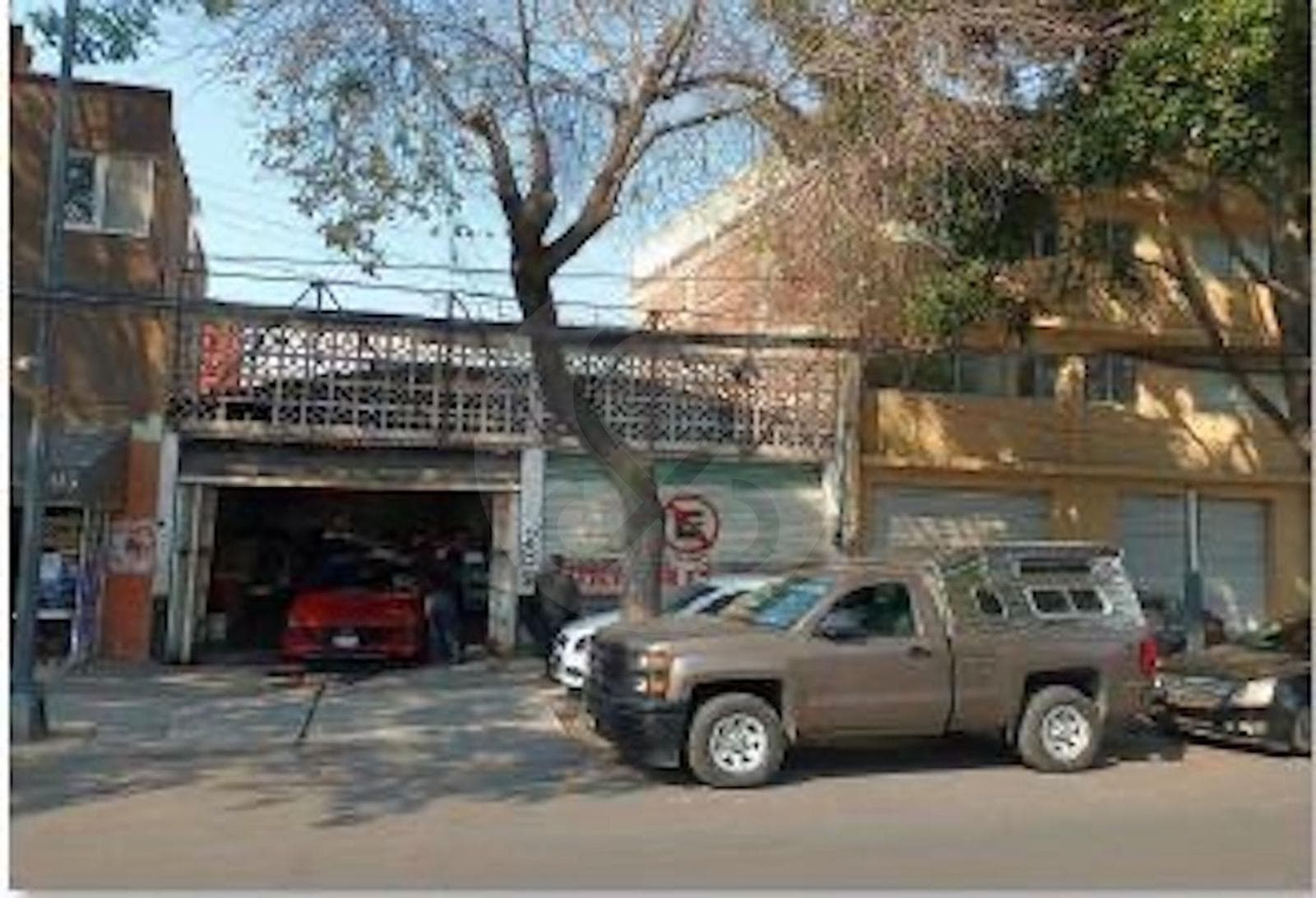 Estupendo terreno frente a parque y con uso de suelo para 7 niveles. - 1