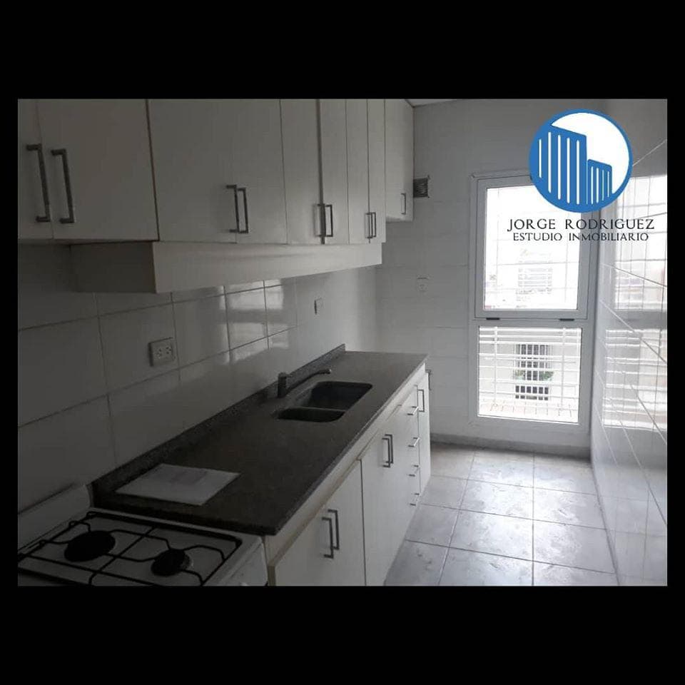 Departamento en venta de 3 ambientes con cochera - 1