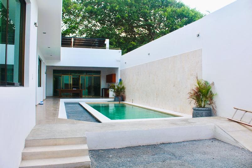 CASA EN VENTA MERIDA, PLAYA SISAL A 80 MTS DEL MAR, ENTREGA INMEDIATA. - 1