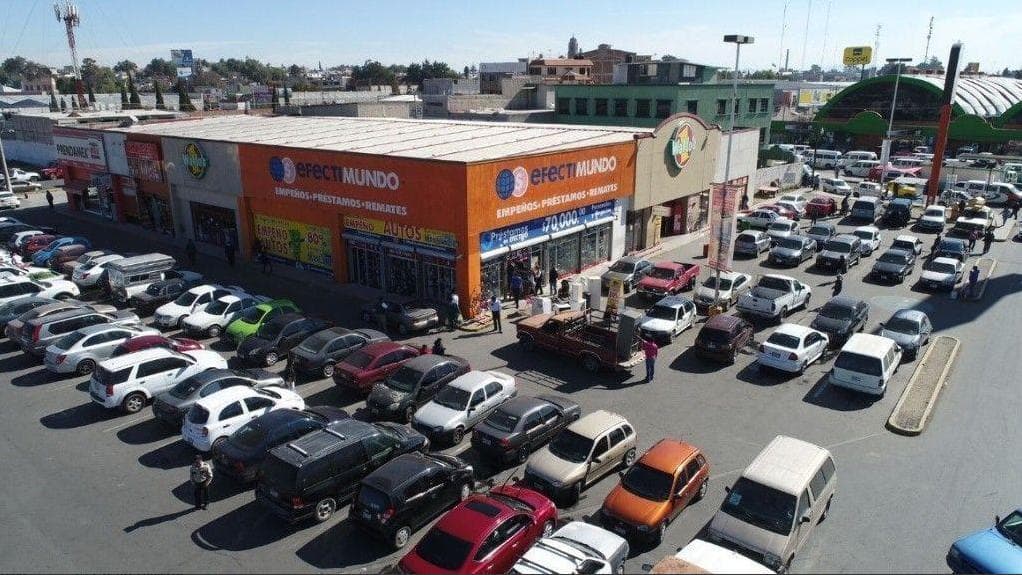 Locales en renta Plaza Zumpango Jorge Jiménez Cantú 45 Estado de México - 1