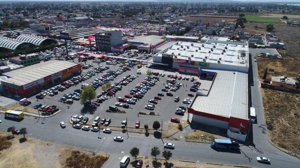 Locales en renta Plaza Zumpango Jorge Jiménez Cantú 45 Estado de México - 1