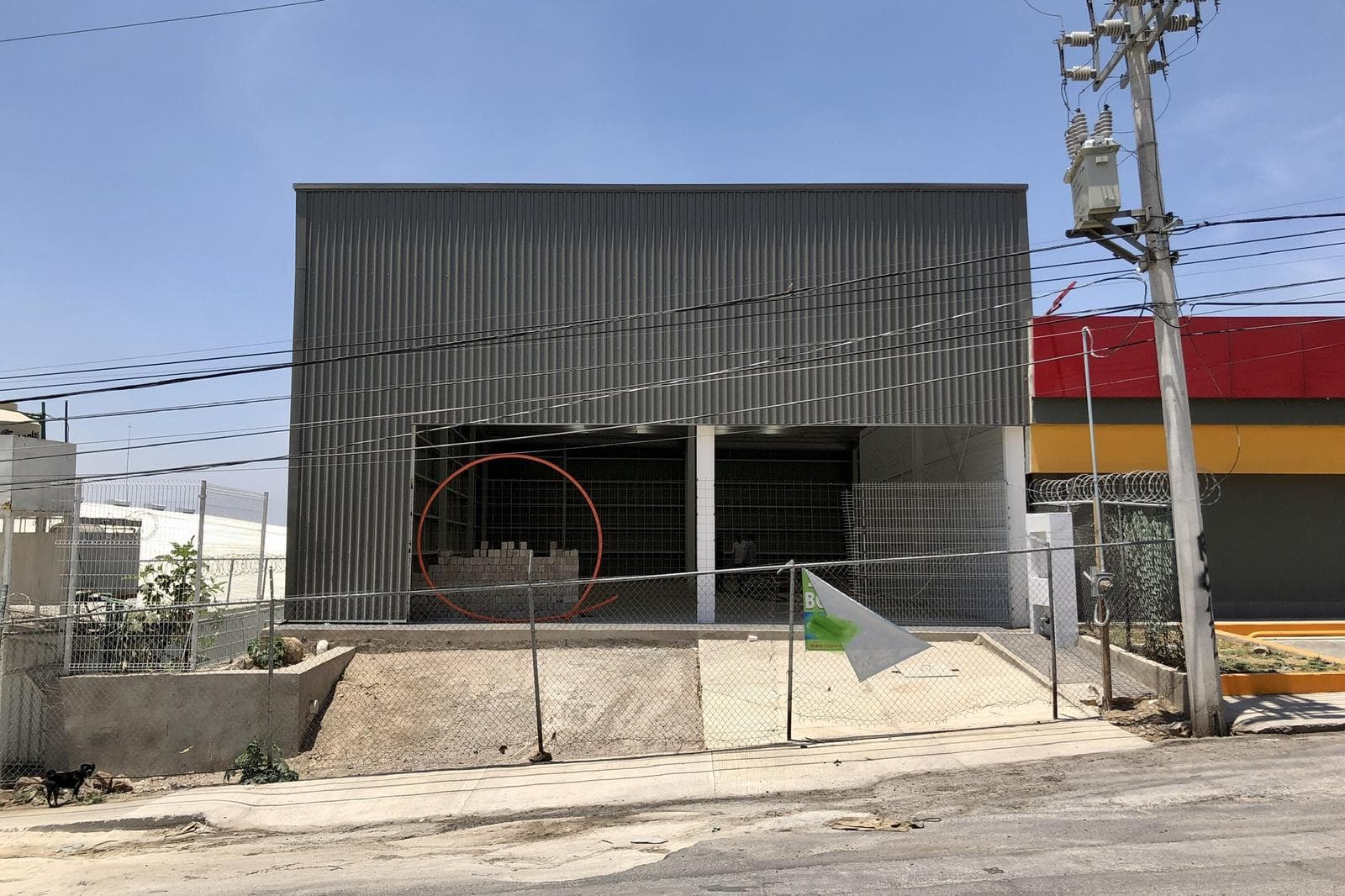 Bodega nueva, 230 M2, a 2 km de Periférico y Planta CEMEX - 1