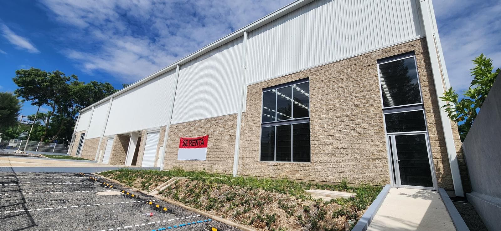 Bodega / Nave Industrial en renta en GDL - 1