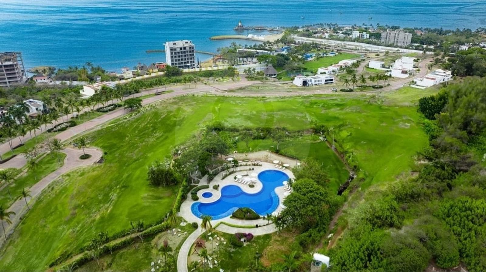Terreno en venta en Cruz de Huanacaxtle - 1