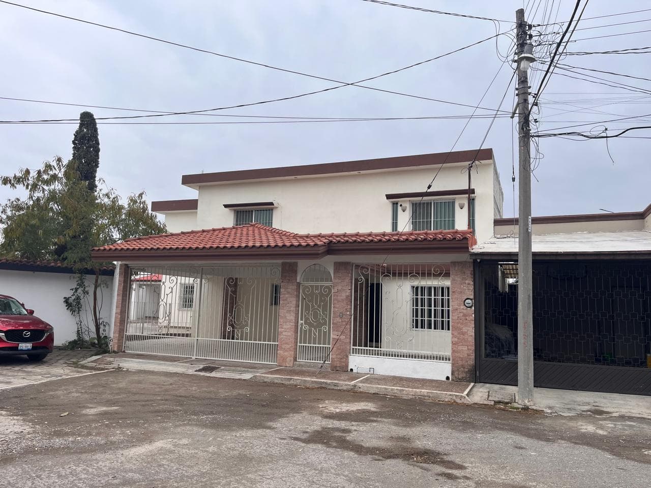 Casa en Residencial del Valle, Cd. Victoria. - 1