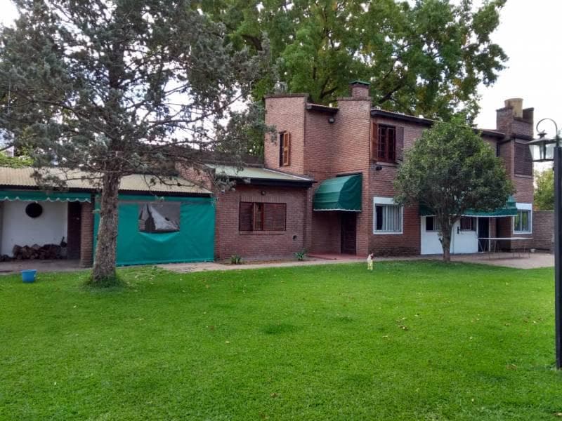 VENTA Excelente Casa a Mts de Ruta 5 - Francisco Alvarez Norte - 1