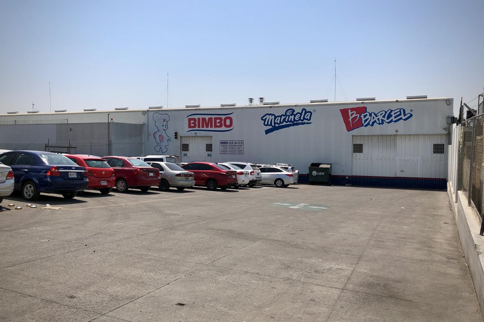 Bodega Industrial 8,000 M2 de construcción, 400 M2 de oficina y 110 cajones estacionamiento - 1