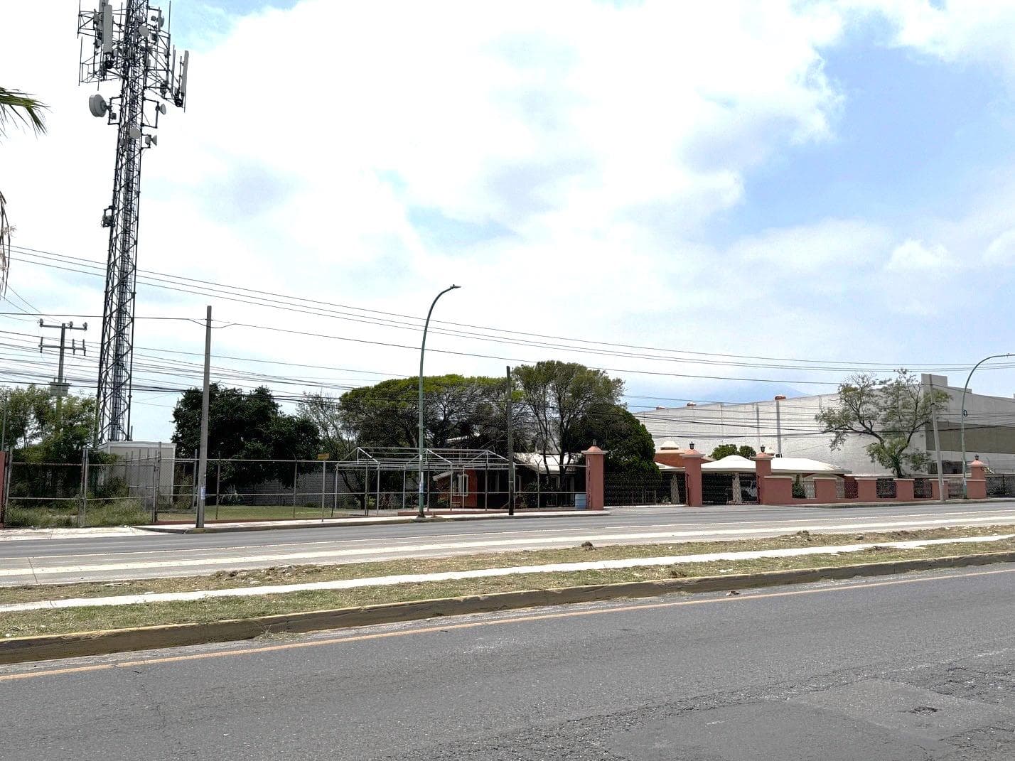 Oficina en renta Prolongacion Ruiz Cortines, Guadalupe - 1