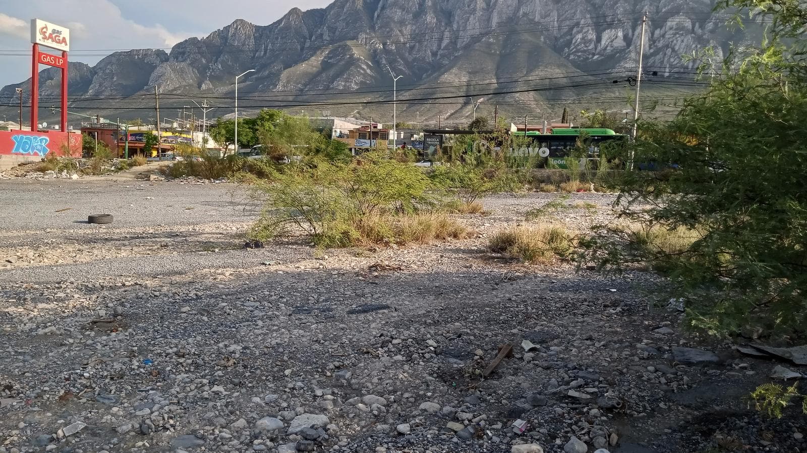 TERRENO COMERCIAL EN RENTA EN SANTA CATARINA - 1
