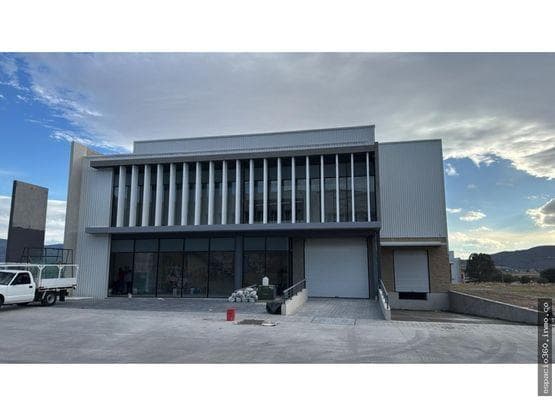 NAVE EN RENTA/VENTA EN CIRCUITO SUR - 1