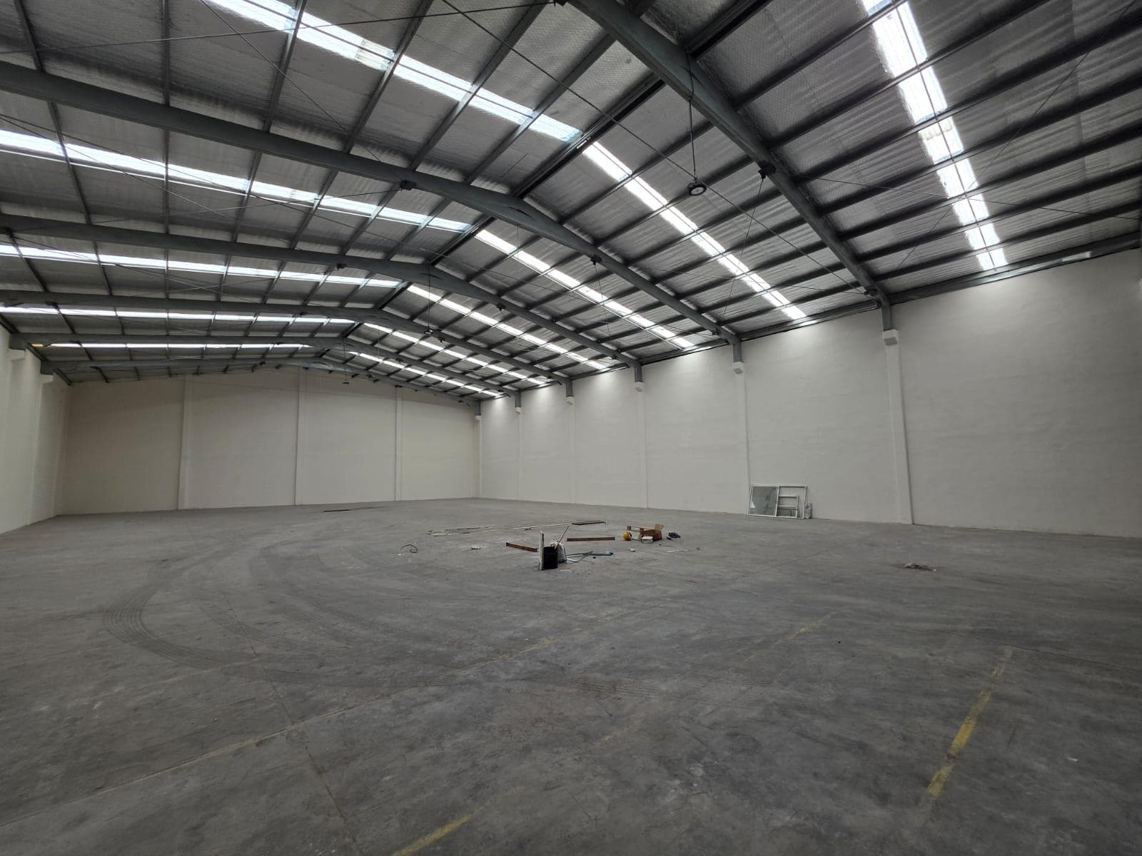 Bodega Industrial en renta en Parque Milimex Avenida Miguel Aleman - 1