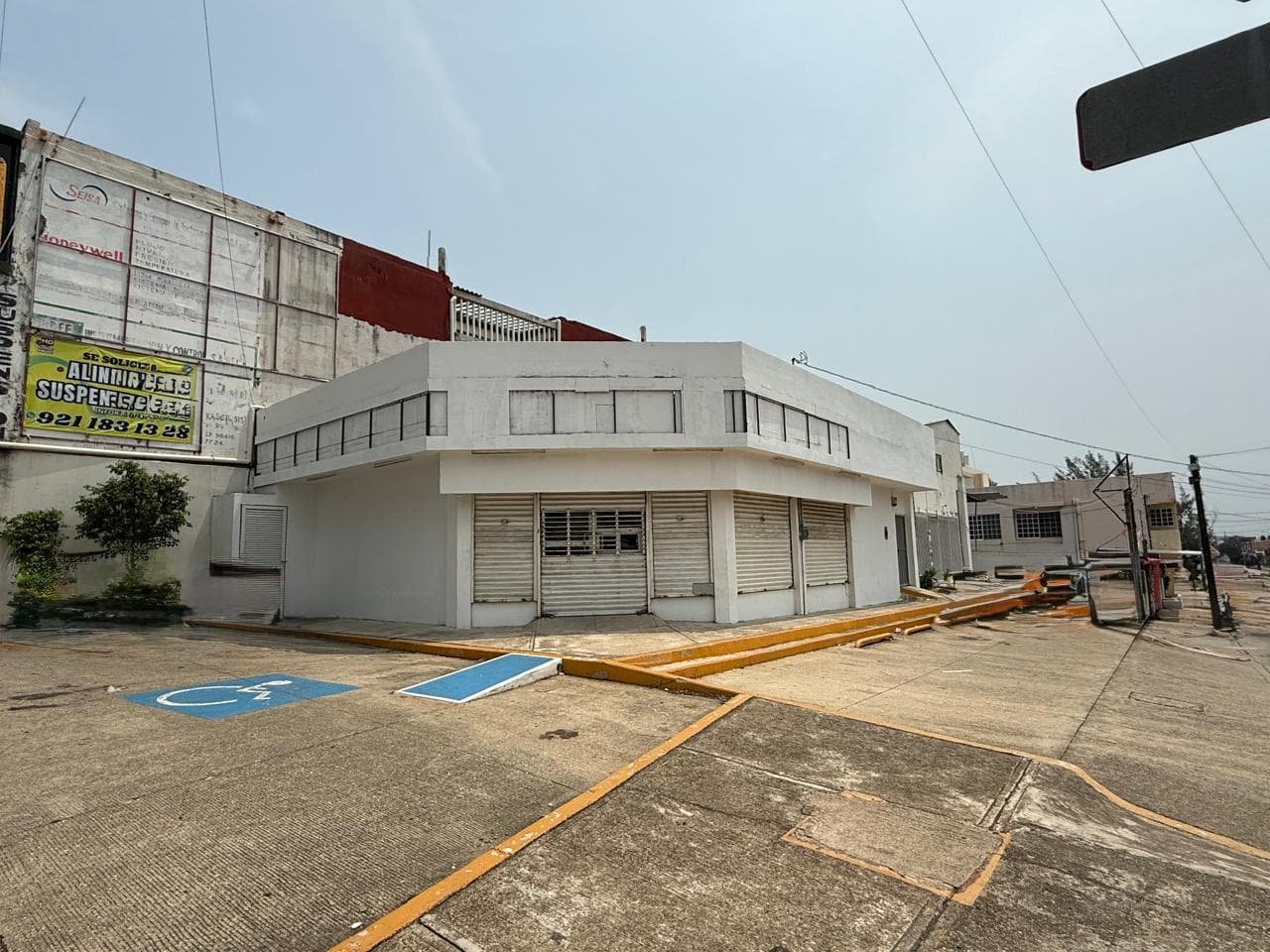 Local en Renta Av. Independencia Esq. Quevedo. Col. Puerto México. Coatzacoalcos, Ver. - 1