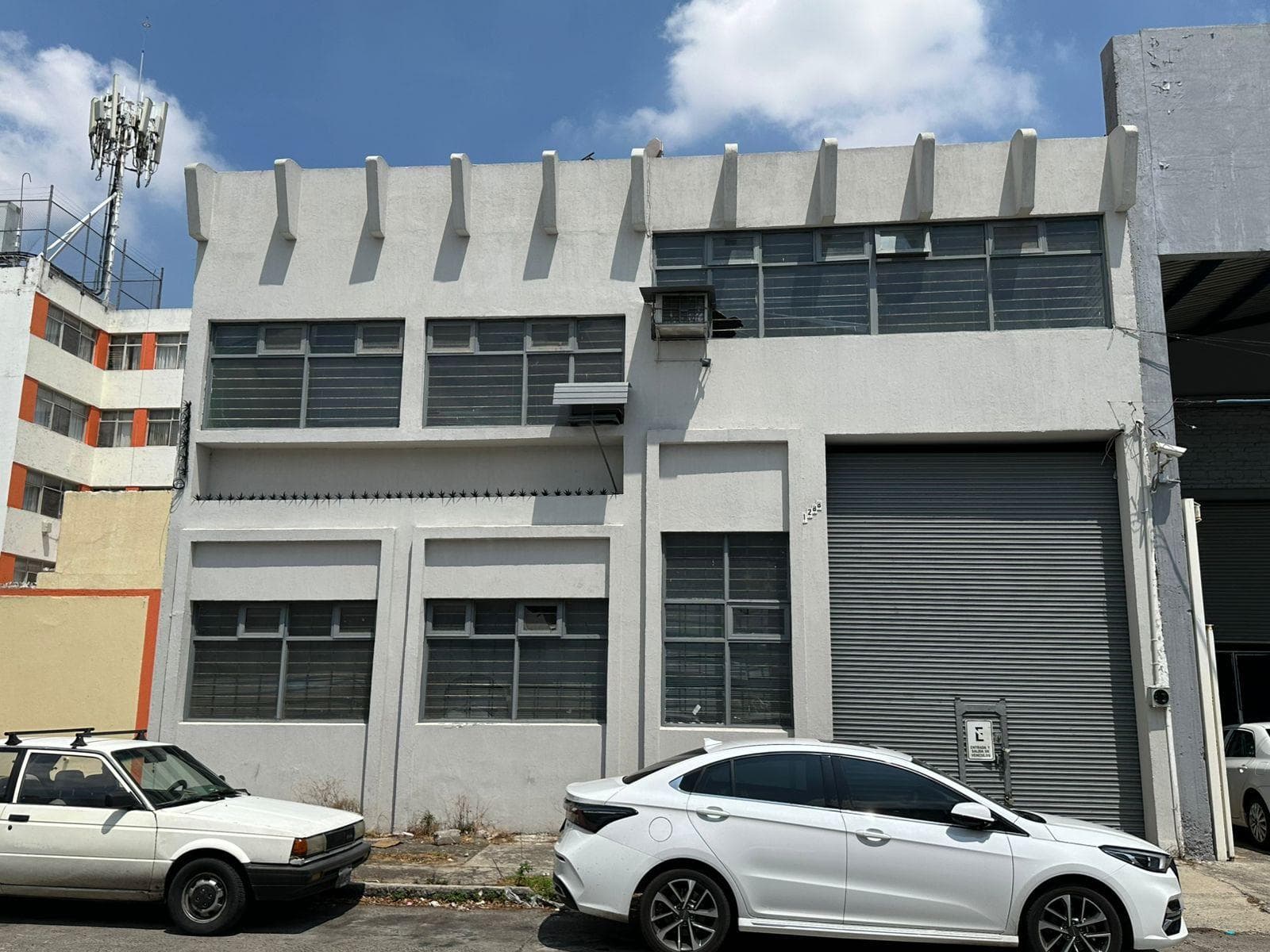 BODEGA COMERCIAL EN RENTA A METROS DE AV WASHINGTON - 1