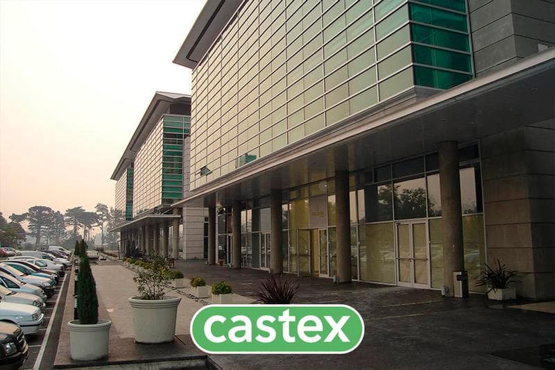 Local de 225 m2 en venta en Bureau Pilar - 1