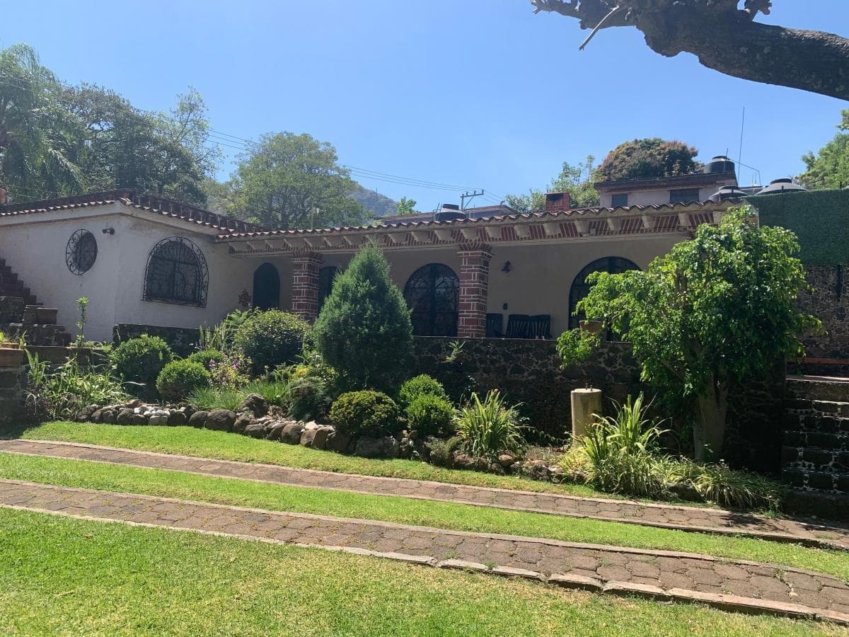 Casa en Tepoztlán con Chalet tipo Europeo. - 1