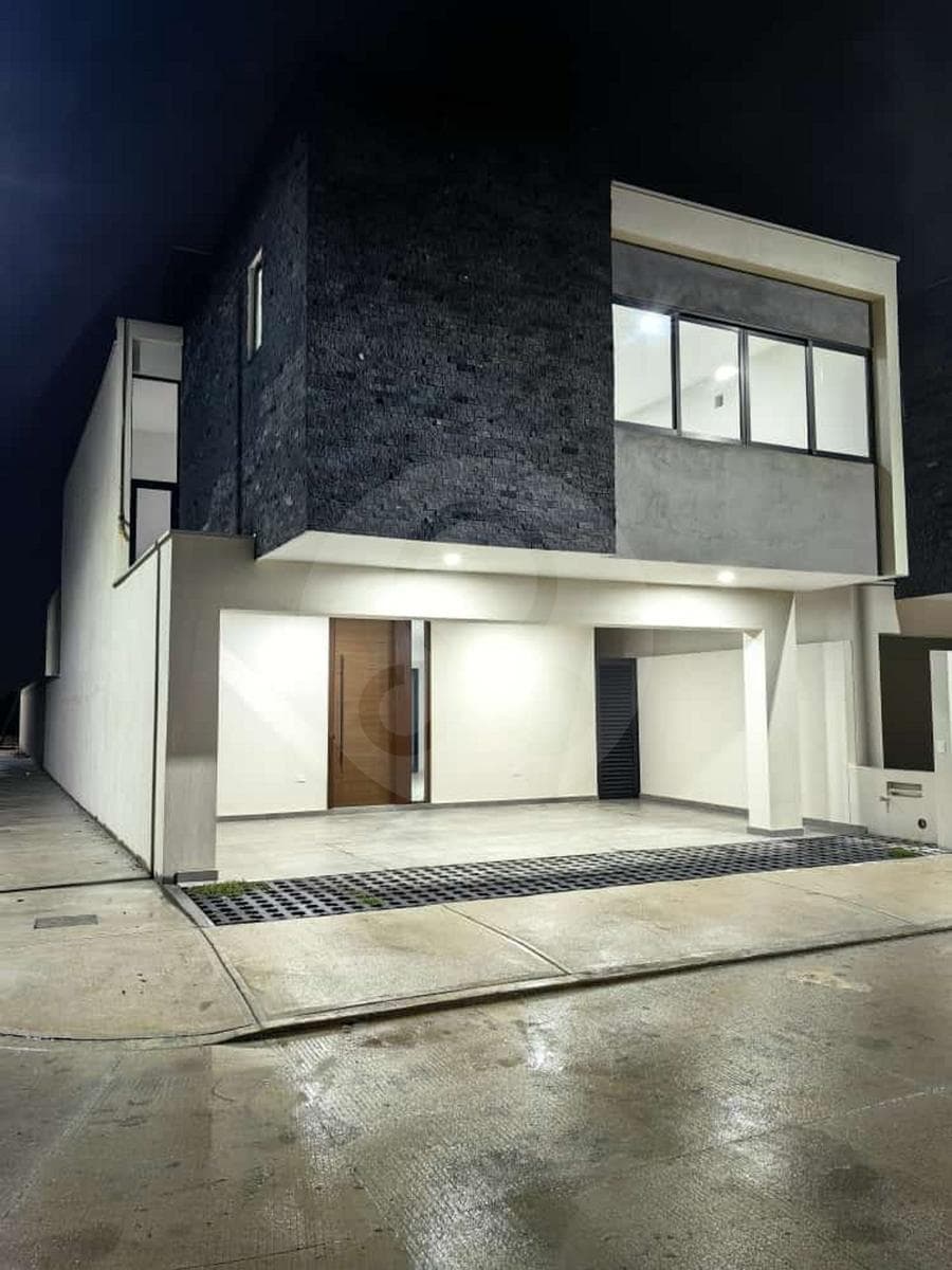 Casa en venta en Zona Country Modelo CORA - 1