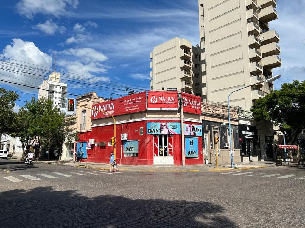 Local y Casa uso Comercial - 1