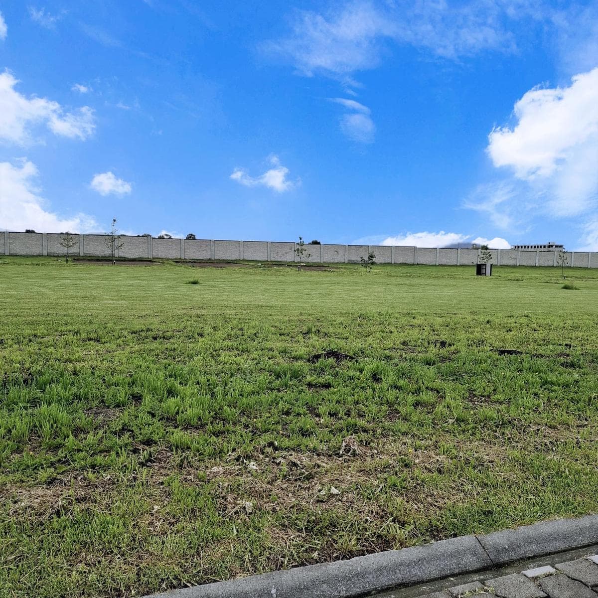 TERRENO EN VENTA METPEC CONDADO DEL VALLE PRIV. BELARDIA - 1
