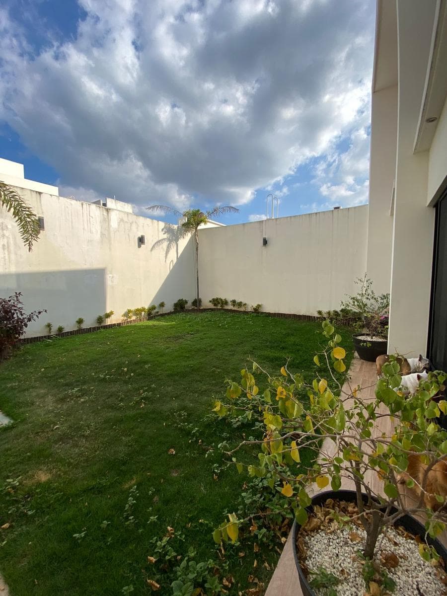 BONITA CASA EN VENTA EN PRIVADA PUERTA MADERO - 1