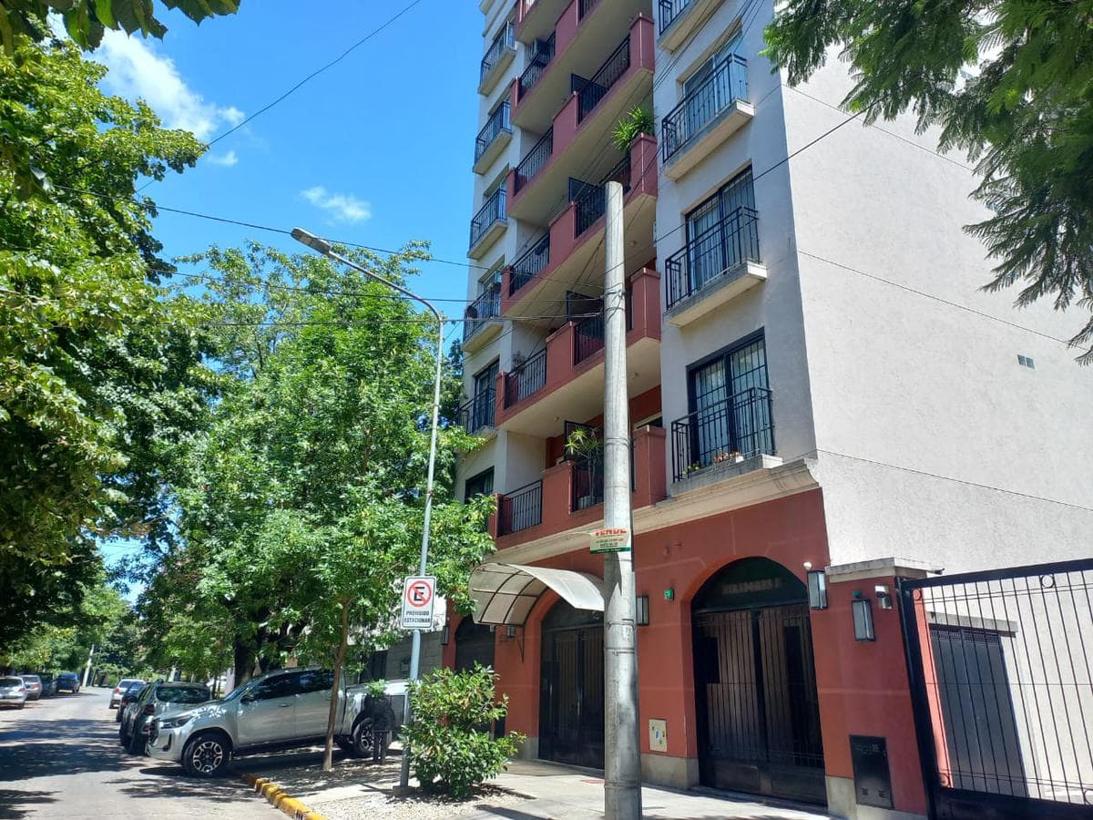 Cochera cubierta en venta- Edificio Miradores II - 1