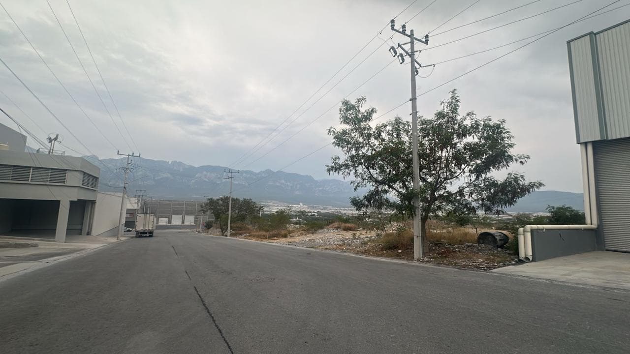 TERRENO INDUSTRIAL EN VENTA PARQUE 300 SANTA CATARINA - 1