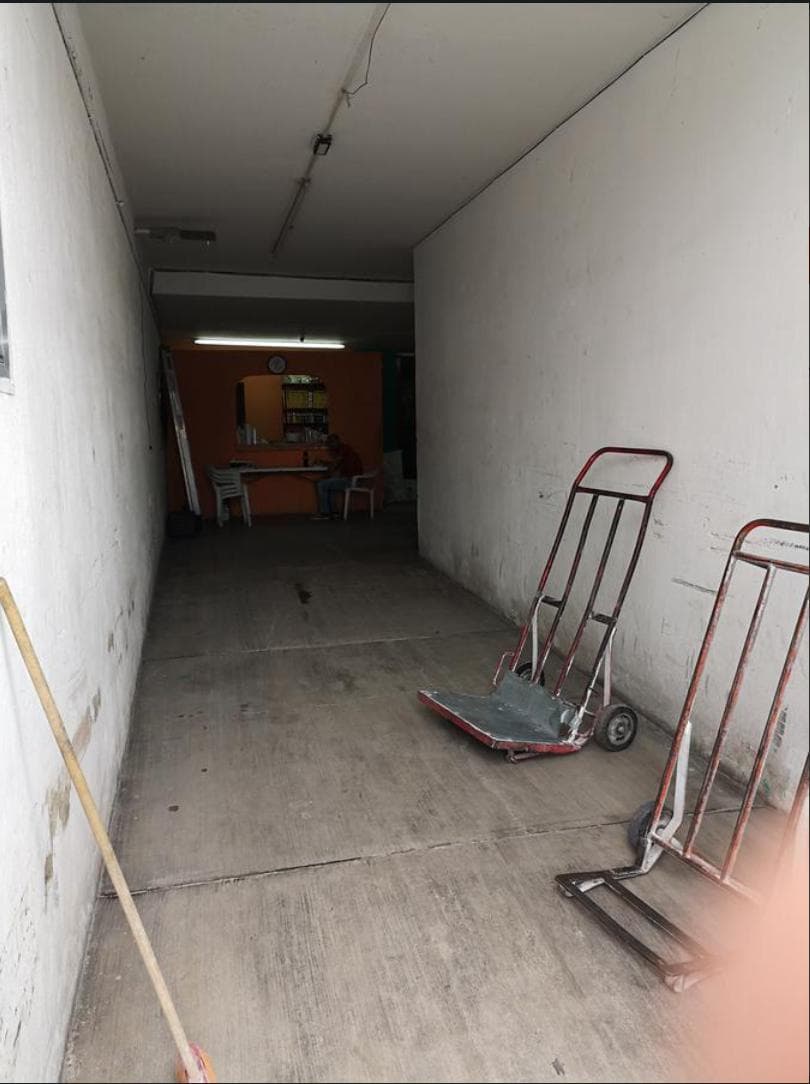 Bodega Comercial en Calle Construcción - 1