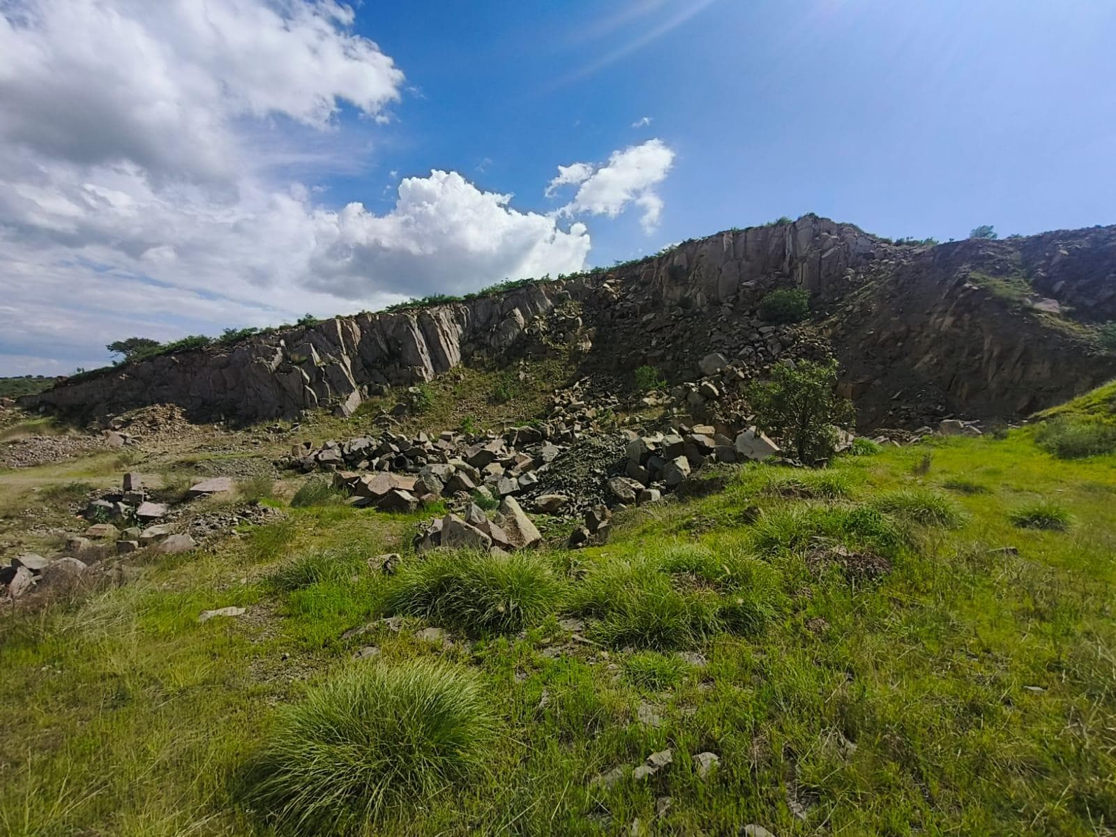 TERRENO EN VENTA CON BASALTO EN SAN AGUSTIN ACTIPAC EDO MEX SUP. 40,338 m2 - 1