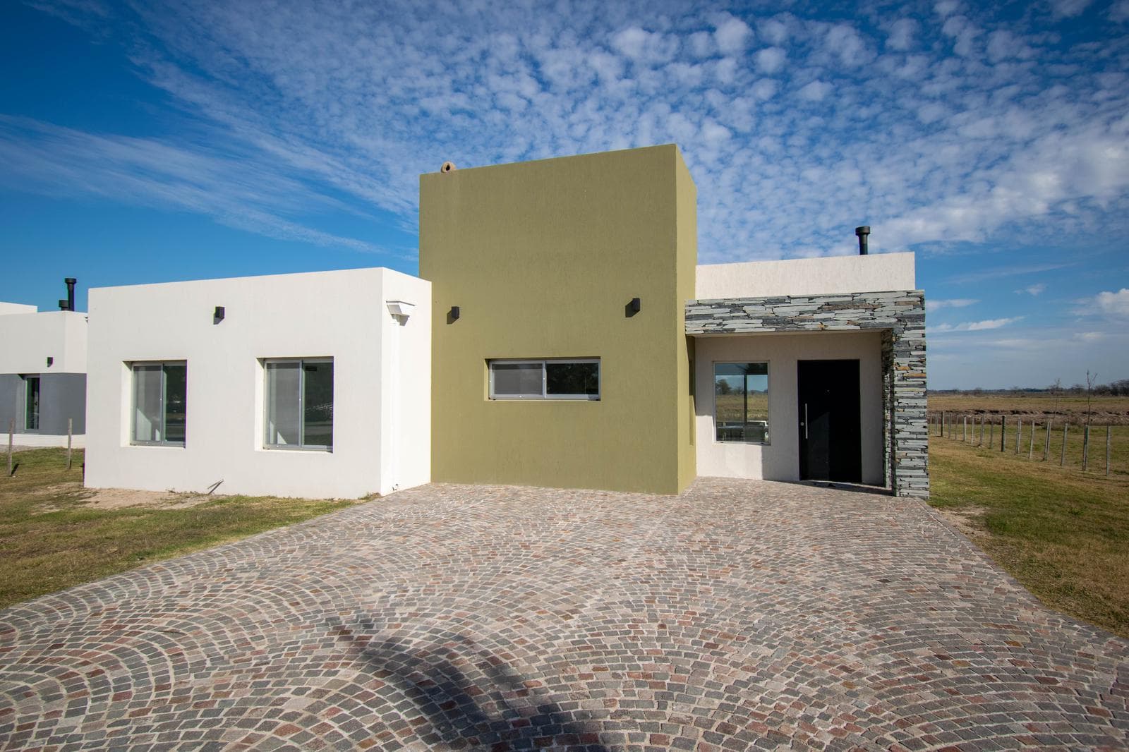 Casa en venta a estrenar en El Mirador - 1