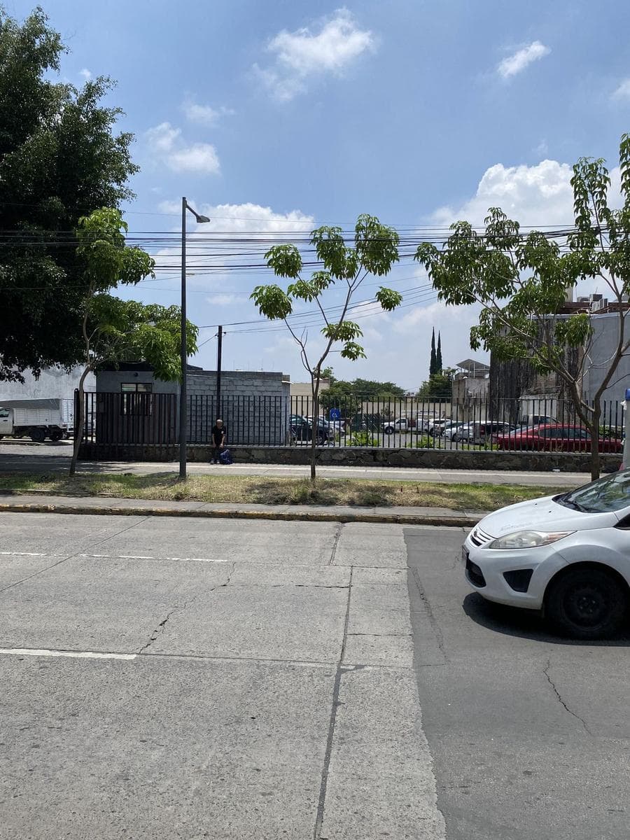 TERRENO COMERCIAL EN RENTA SOBRE AV. AMERICAS - 1