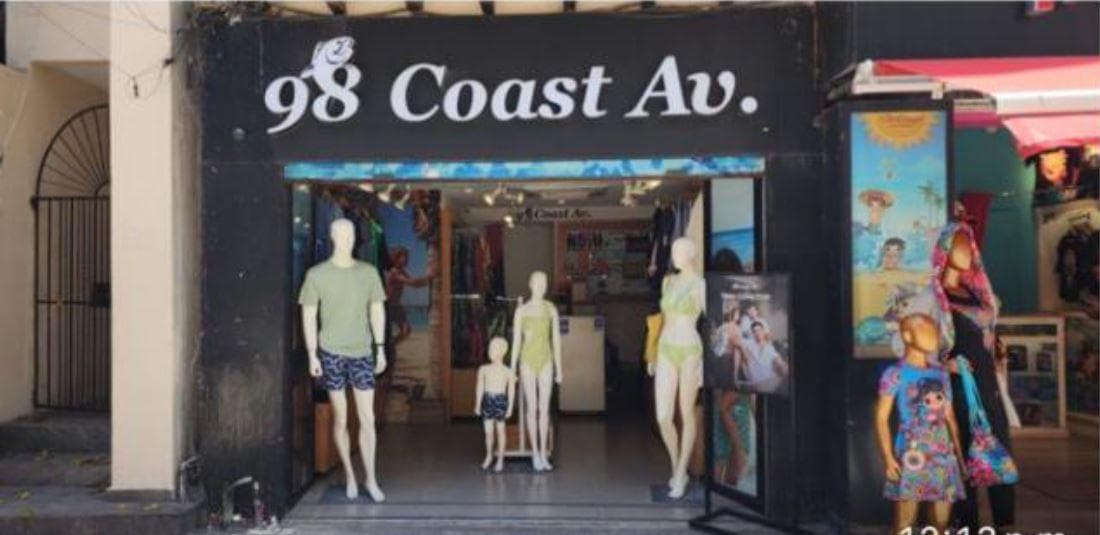 Local en Renta en la Quinta Avenida en Playa del Carmen. - 1