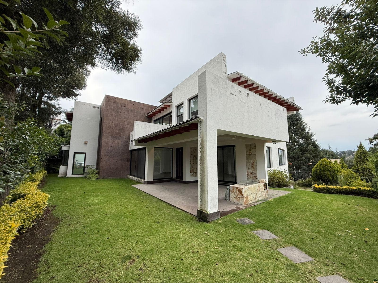 Casa venta y renta fraccionamiento Los Encinos - 1