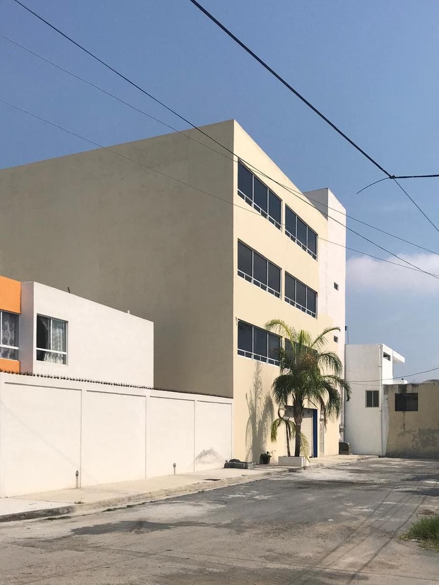 Edificio Comercial en Venta En Guadalupe N.L. - 1