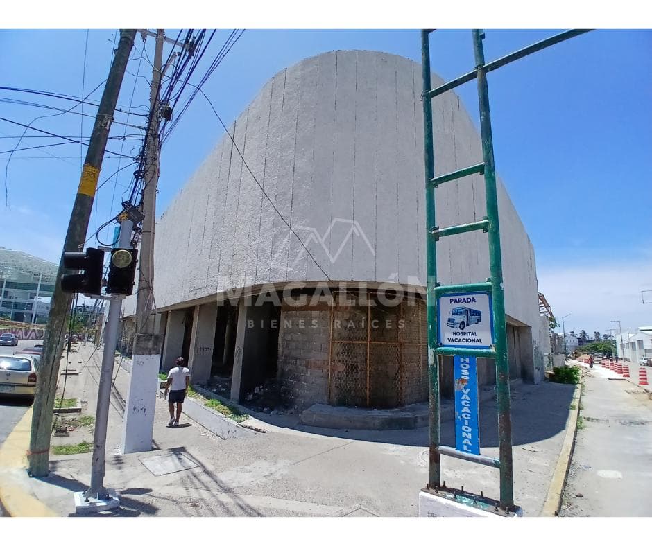 Edificio de oficinas en venta en Av Diego Hurtado de Mendoza, Hornos Acapulco - 1