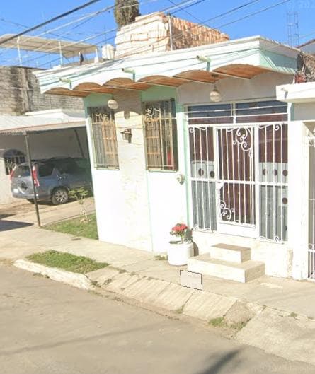Casa en Remate en Valle del Country - 1