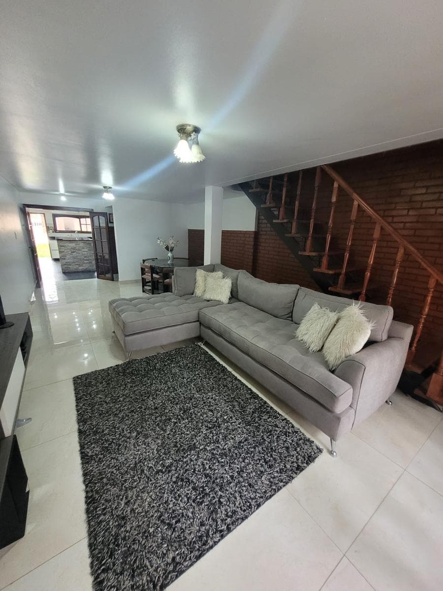 Triplex de 3 ambientes altillo con pileta y quincho en Villa Ballester - 1
