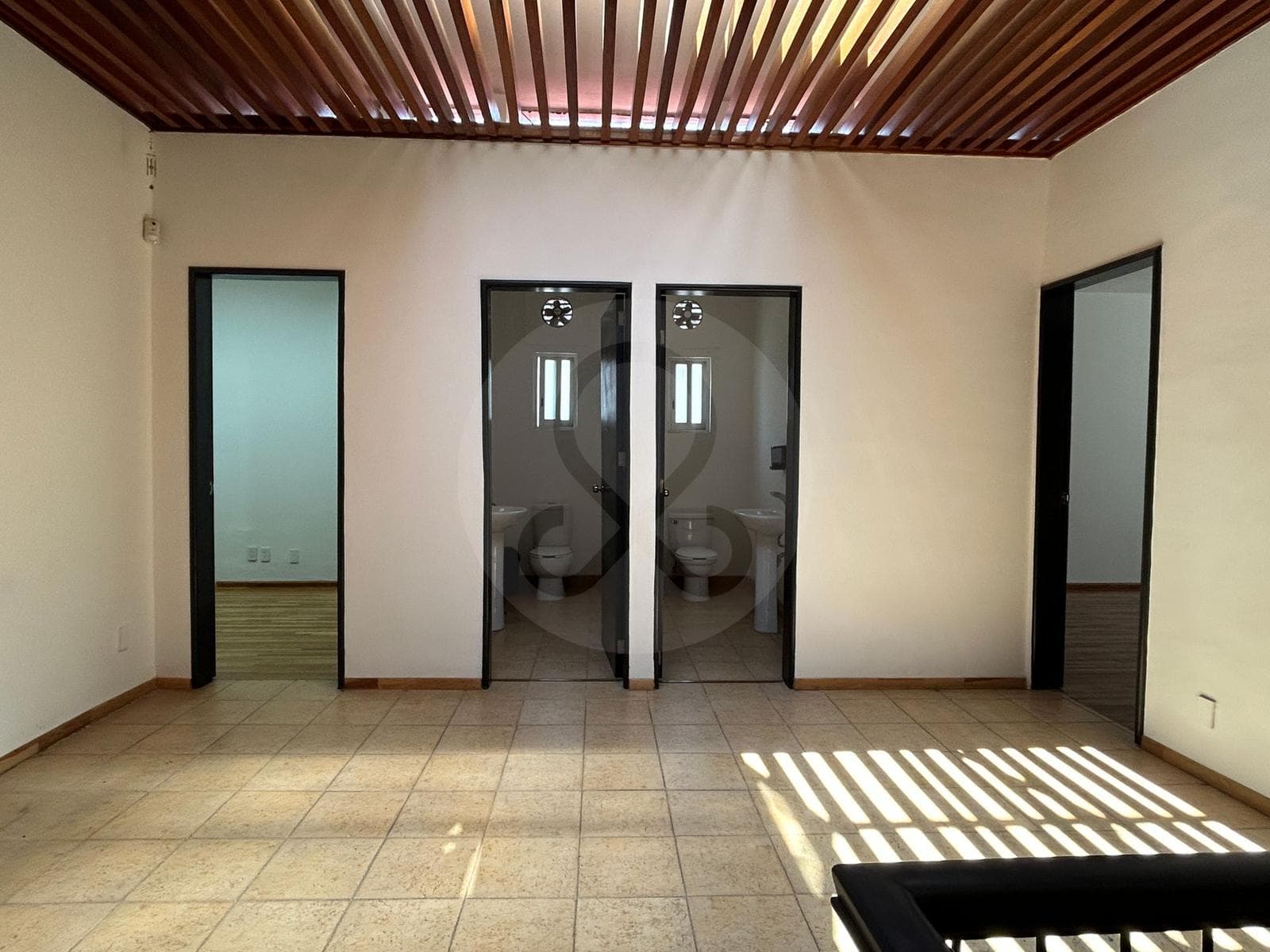 SE RENTA CASA EN COYOACÁN CON USO DE SUELO - 1