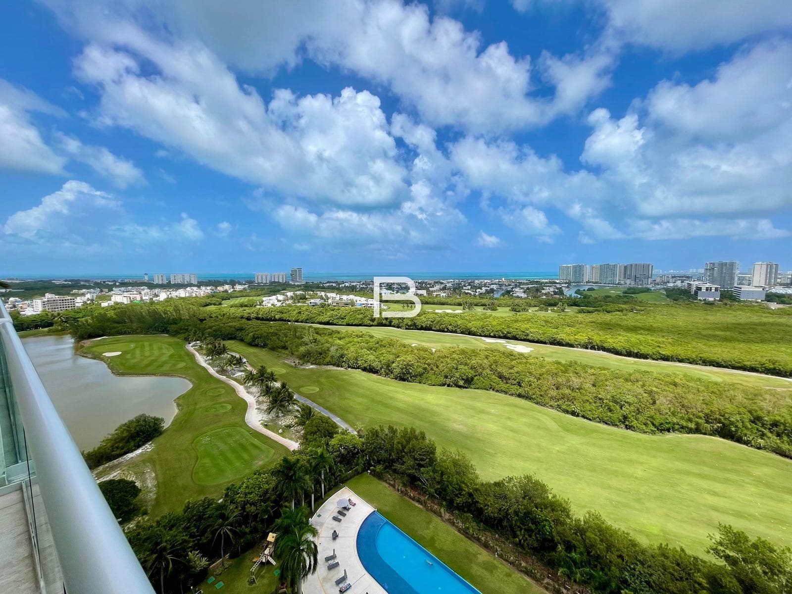 Renta Departamento en Sky Residences, Cancún - 1