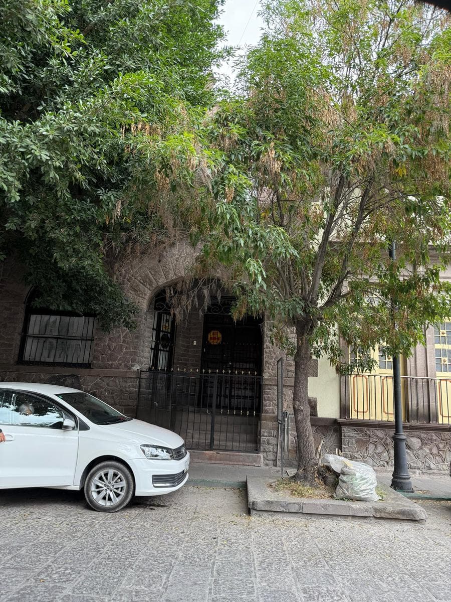 CONSULTORIOS/OFICINAS EN RENTA EN COL. TEQUISQUIAPAN - 1