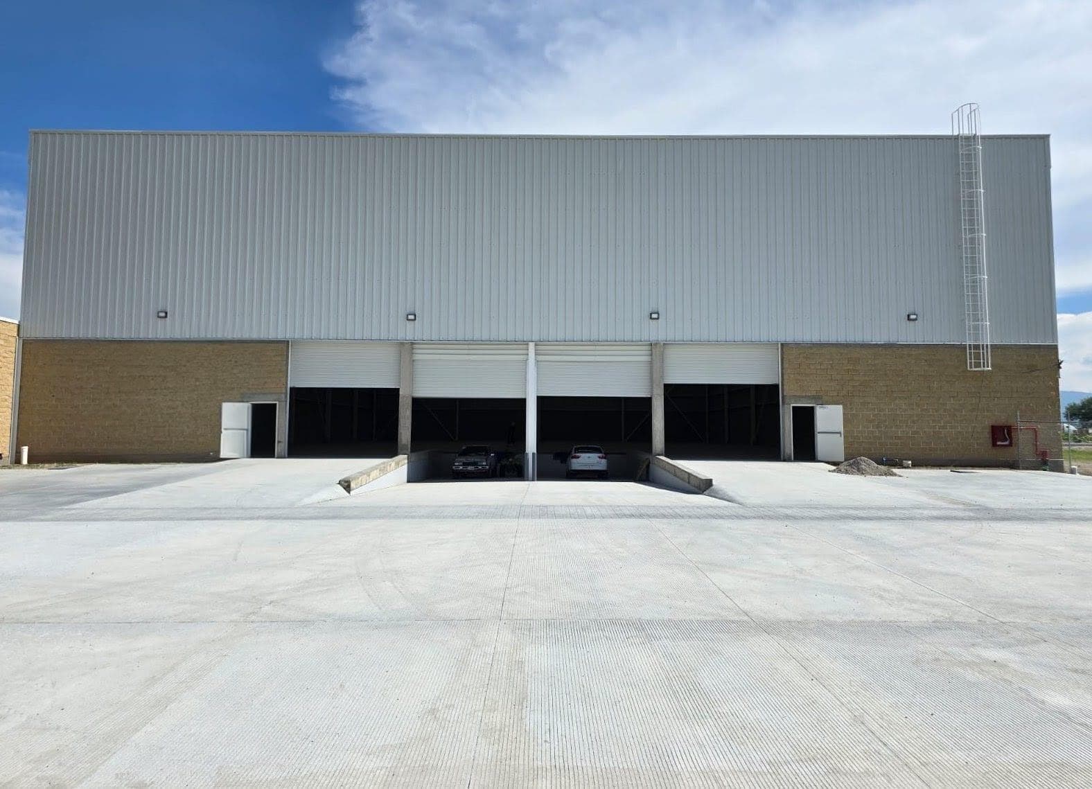 Bodega industrial en Renta de alto nivel cerca del aeropuerto de Guadalajara!! - 1
